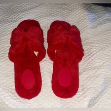 NWOT Cozy Red Fuzzy Slippers Size 11