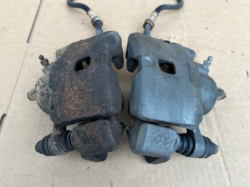 Pinzas de freno delanteras Honda Civic EK 1996-2000 con soportes sin ABS OEM Foto 4 de 4