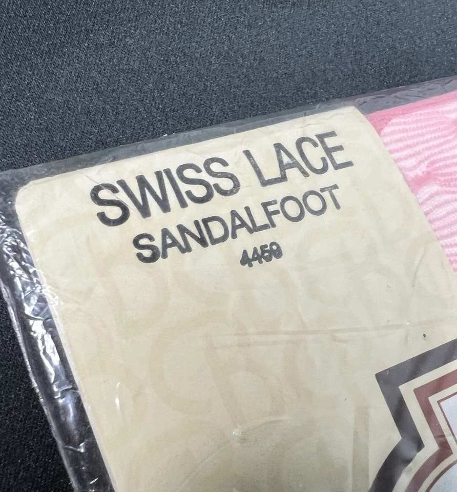 Meia-calça Berkshire Fashions rosa suíça renda transparente pé sandália EUA tamanho alto - Imagem 3 de 4