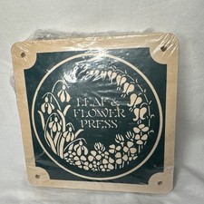 Vintage 1982 THE ART OF PRESSING Wooden Leaf  Flower Press Brand New 7  