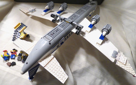 Lego Set 7893 PASSENGER PLANE 2006 City Airport 99% Complete (3 Substitute pcs)