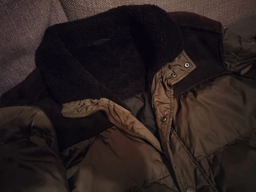 Pelliccia di pecora imbottita in piumino Prada. Giubbotto imbottito SGV912 Tg 54