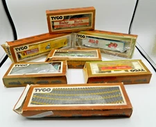 vintage TYCO Chatanooga choo choo HO Trains and Track Assortment lot 1/87 scale