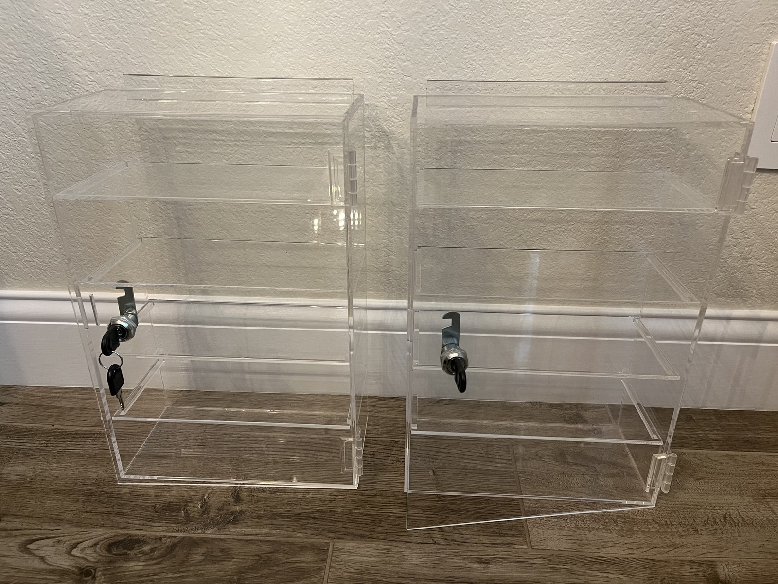 2x Acrylic Slatwall Display Cases Lockable Shelf Showcase Storage Box 15x10x5