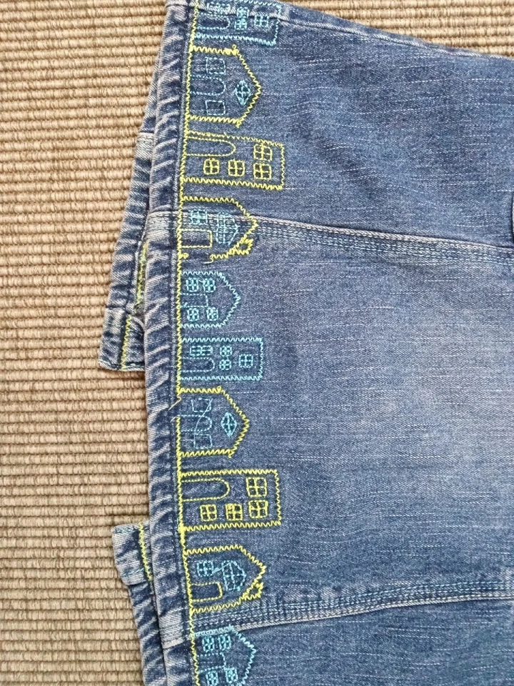 Vestido sin mangas de jean azul con parche de calabaza para niñas talla 4 Foto 3 de 4