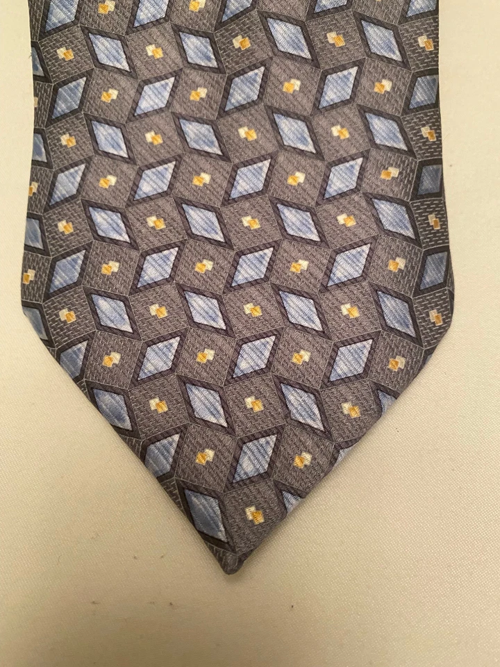 Geoffrey Beene Men's Tie, Shades of Gray & Blue, Geometric Design Silk 4" Wide - Image 2 of 4