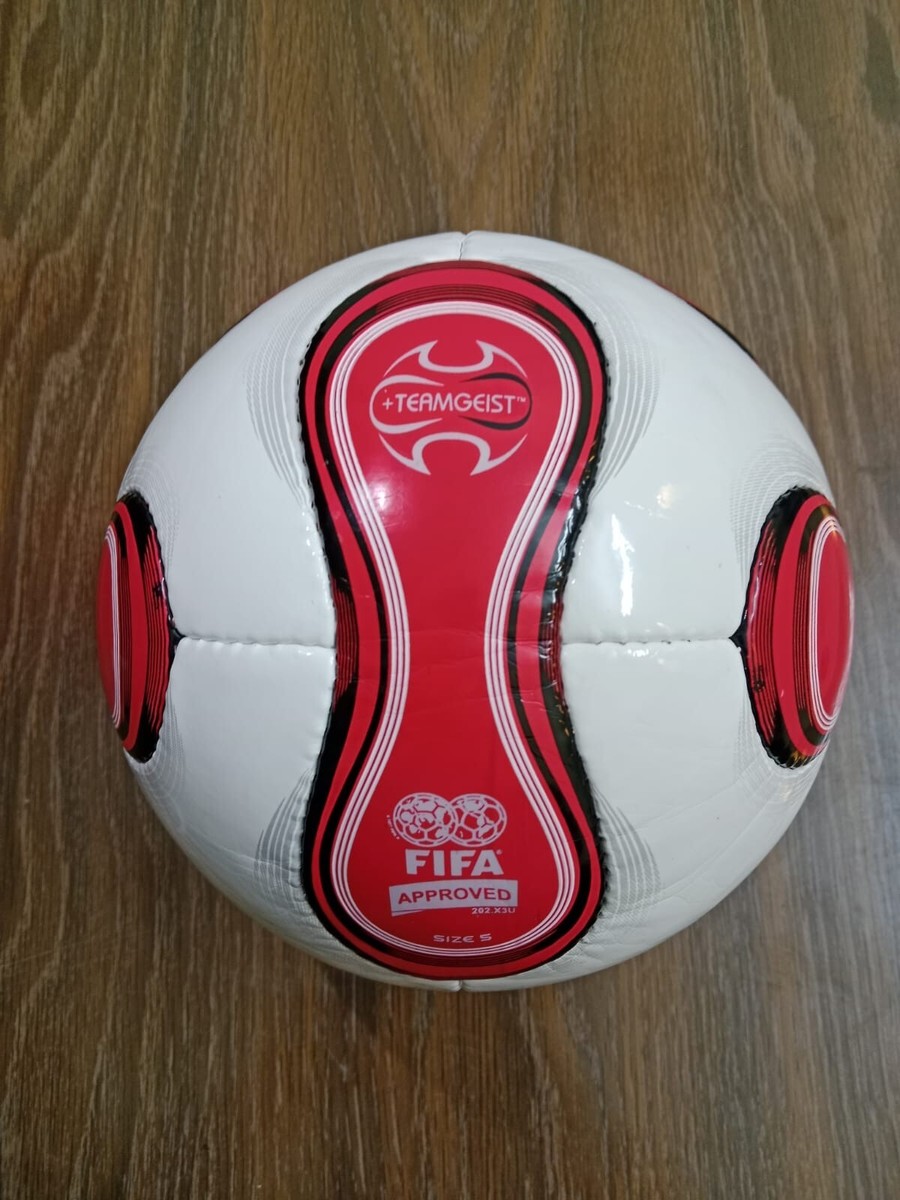 レア！ adidas  FIFA WORLD YOUTH TOURNAMENT Adidas Questra FIFA World Cup 1994 Official Match Ball