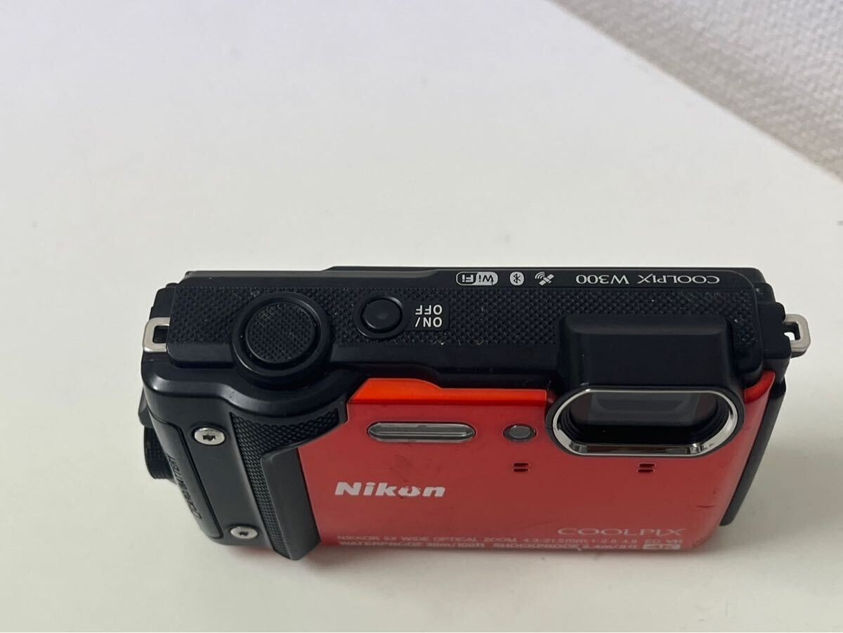 【最終値下げ！】Nikon COOLPIX W300 ORANGE The Nikon Coolpix W300 is a fully-loaded waterproof camera
