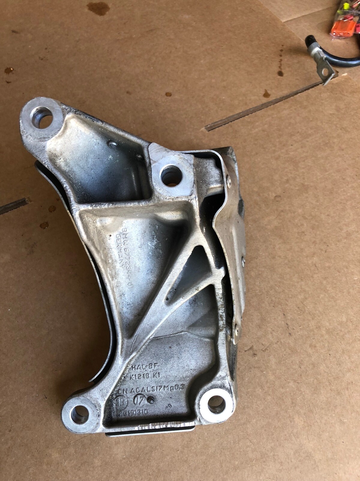BMW E90 E92 PASSENGER SIDE ENGINE MOUNT 6772344 4200 R7S2B1 | eBay