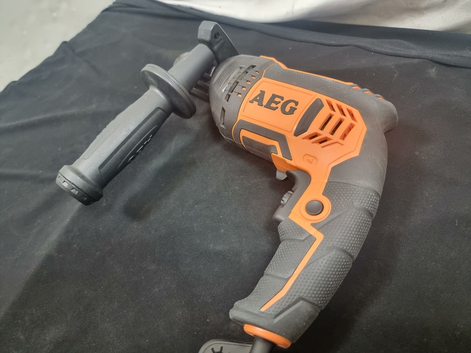 AEG SBE750RE 750W CORDED HAMMER DRILL eBay