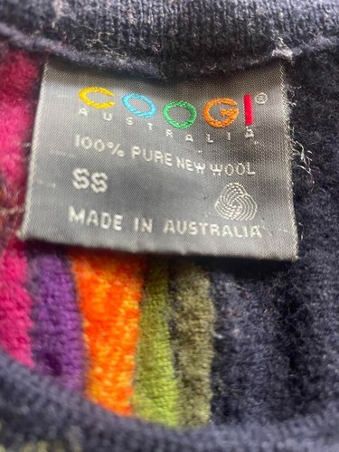 COOGI Knitted Cardigan Long Sleeve 3D Knit Size SS Made in Australia - Picture 3 of 3
