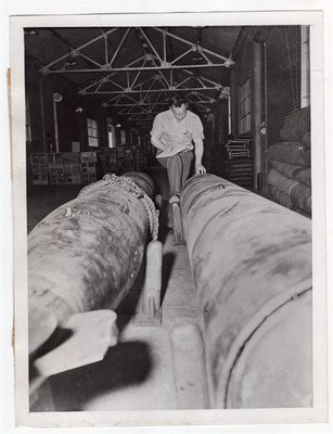 1944 Ordnanceman Prepares Clearance Papers Torpedoes Fallbrook CA News Photo