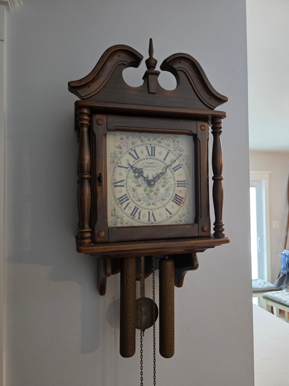 New England Clock Bristol Conn LARGE Wall Clock Weights Pendulum Chimes No Key