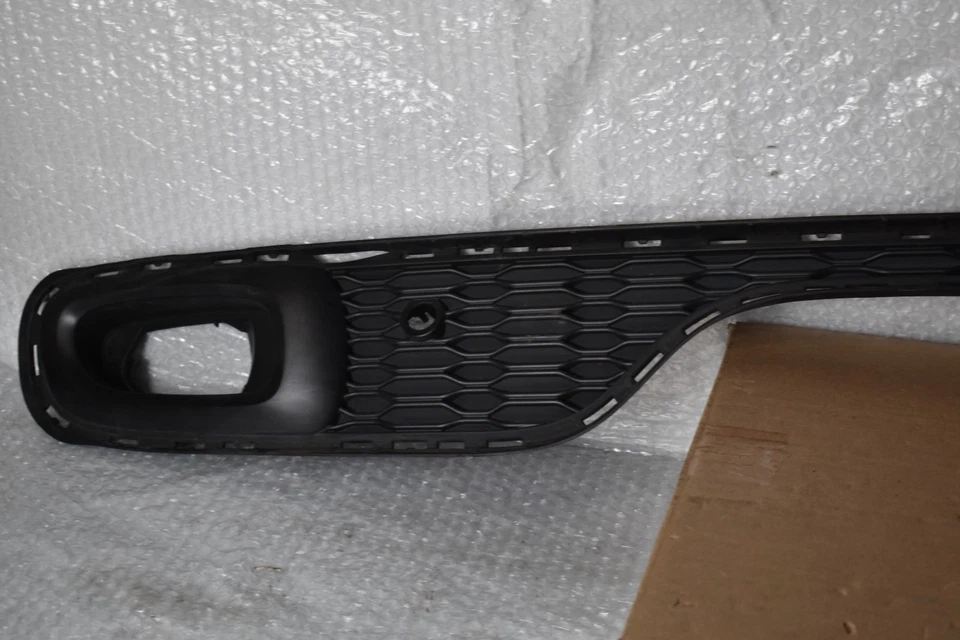 PARAGOLPES TRASERO MINI COOPER S HATCHBACK PARRILLA CENTRAL 2014-2021 OEM 7365075 Foto 2 de 4