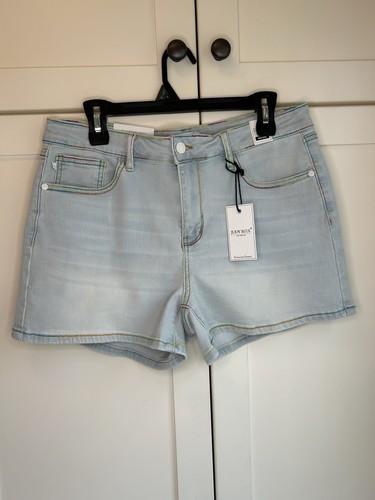 NWT Judy Blue Women’s Mid Rise Denim Shorts Light Wash Rainbow Stitching Size XL