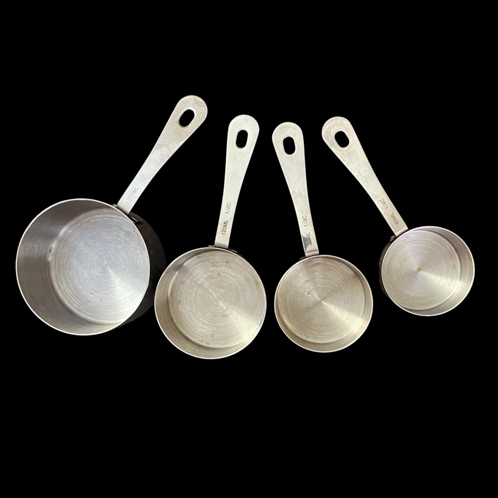 Oneida Stainless Steel 4pc Measuring Cup Set 1 Cup, 1/2 Cup, 1/3 Cup, 1/4 Cup.
Opens in a new window