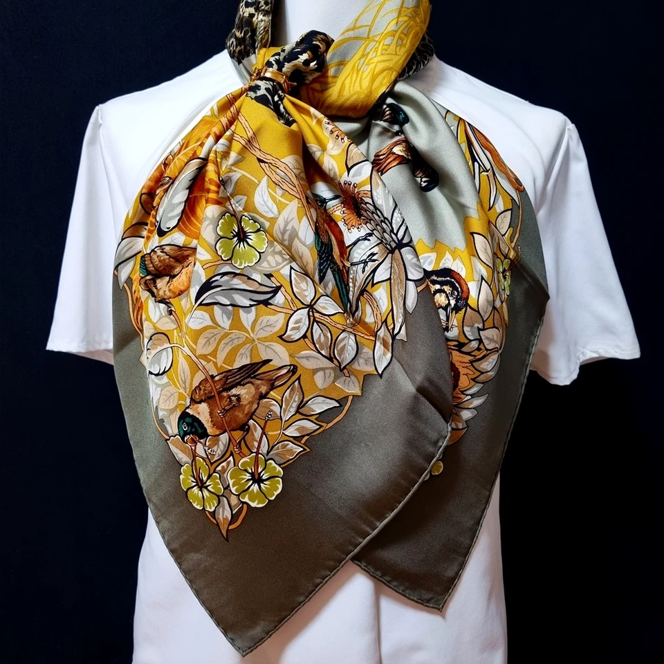 RARO VINTAGE HERMES Bufanda de Seda "Jungle Love" Carre 90 diseñado por Robert Dallet Foto 3 de 4