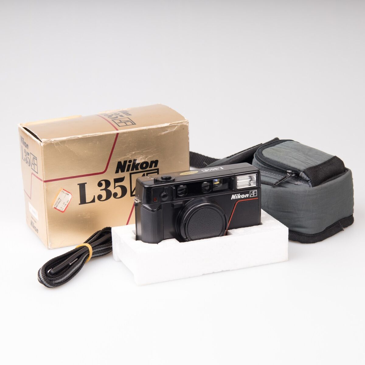 FILM TESTED* BOXED Nikon L35AF ISO 1000 2.8 35mm Japan FILM TESTED* BOXED Nikon L35AF ISO 1000 2.8 35mm Japan