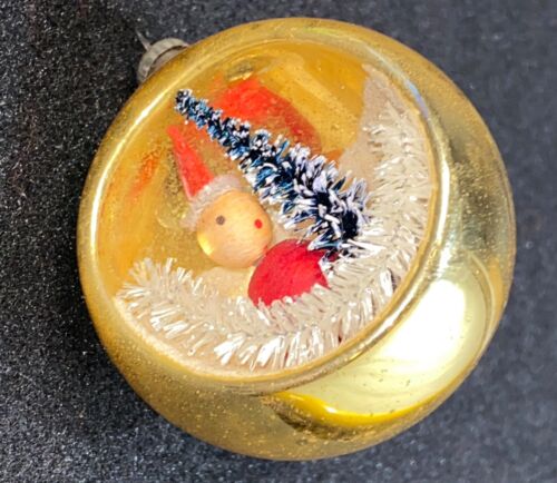 VINTAGE CHRISTMAS ORNAMENT 3-D INDENT DIORAMA BOTTLE BRUSH MADE IN JAPAN SANTA - Picture 4 of 5