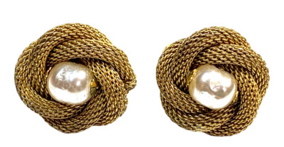 Vintage Miriam Haskell Gilt Mesh Ribbon Knot Baroque Pearl Clip On Earrings