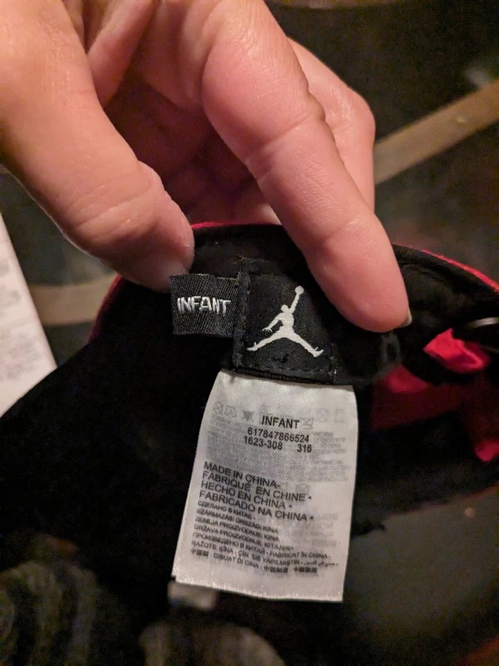 婴儿红色黑色和灰色乔丹帽子迈克尔乔丹帽子 — 第 3/4 张图片