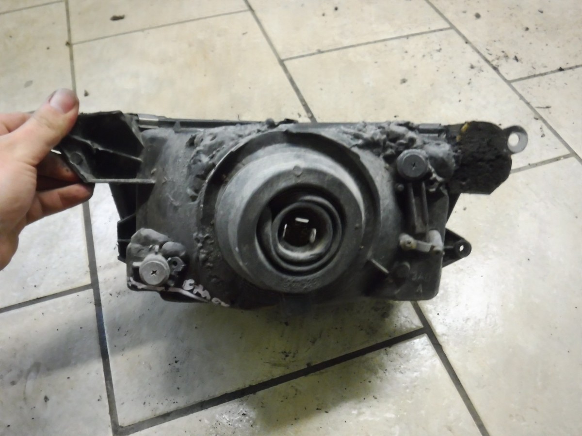 tomo　0507 93-01 Kawasaki Ninja ZX11 Headlight Lamp Assembly 23007-1375