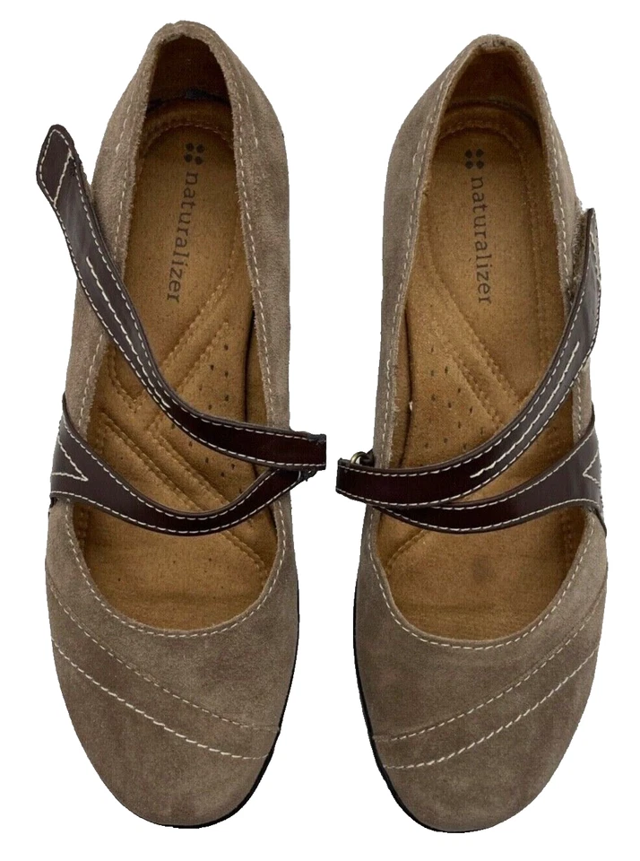 Zapatos Naturalizer “Nelson” Mary Jane, gamuza topo, para mujer talla 7 EE. UU. Foto 2 de 4