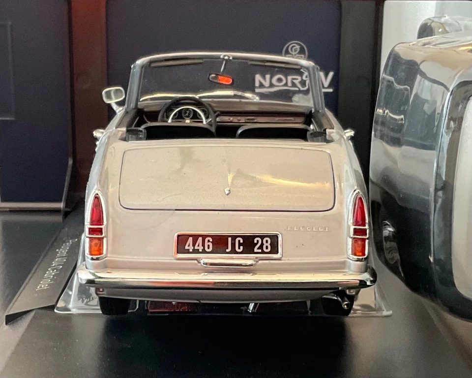Peugeot 404 cabriolet 1967 1/18 Norev - Immagine 2 di 4