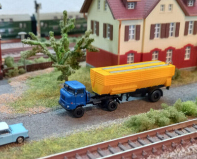 IFA W50, Zugmaschine & Mischfutterauflieger, DDR LKW, Spur N, 1:160, Unbemalt
