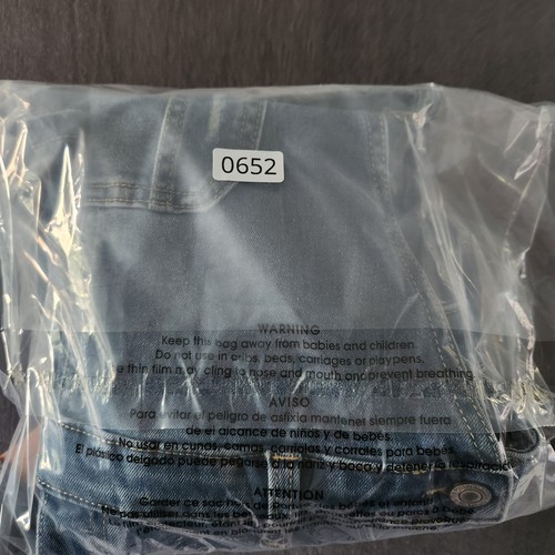 SO Overalls Shorts Girls Juniors Size 16 Denim Jean Bibs Shortalls - Picture 9 of 9