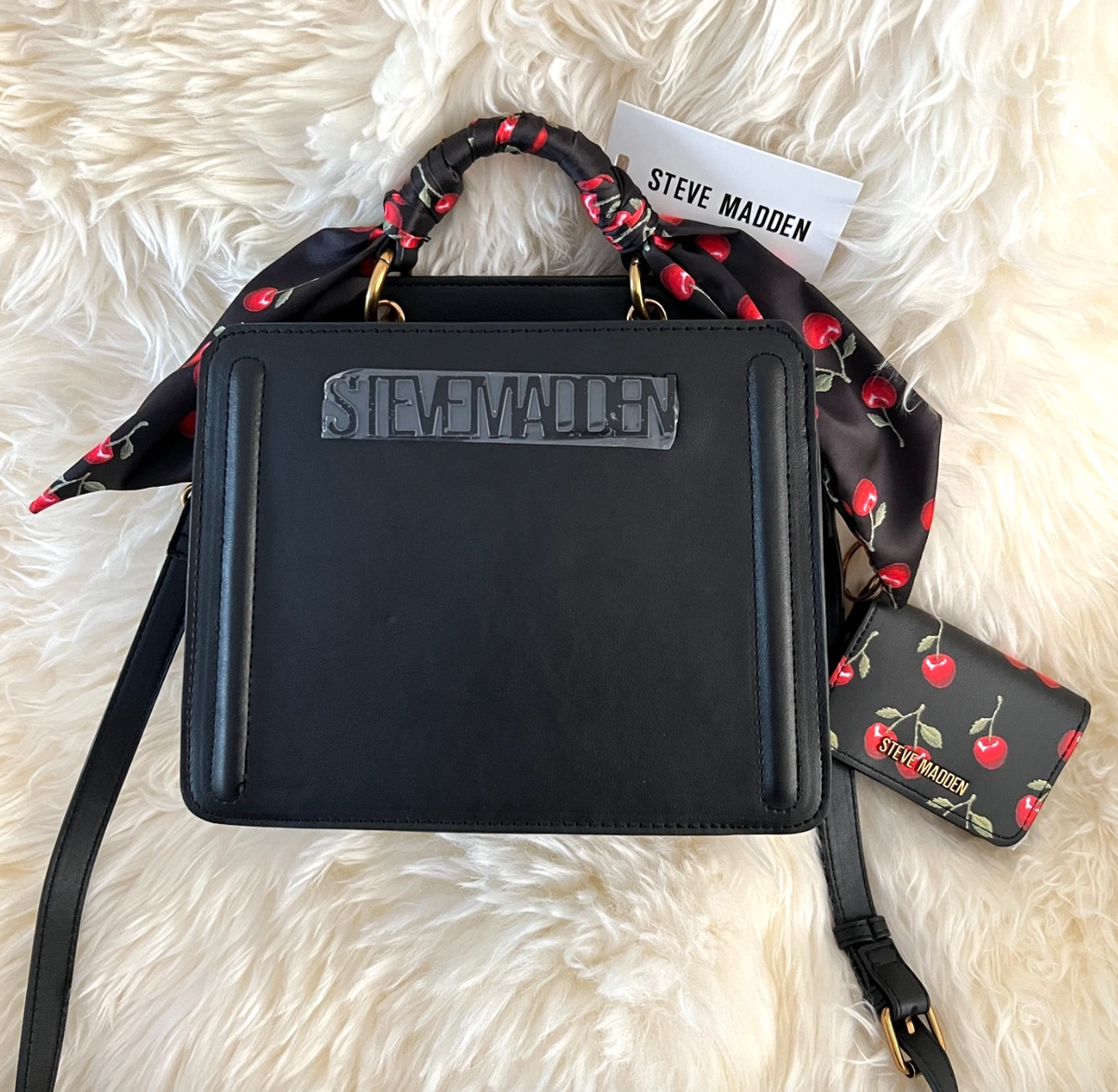 STEVE MADDEN ブラックショルダーバッグ STEVE MADDEN(スティーブ・マデン)｜BVITAL-E マルチケース付き2way