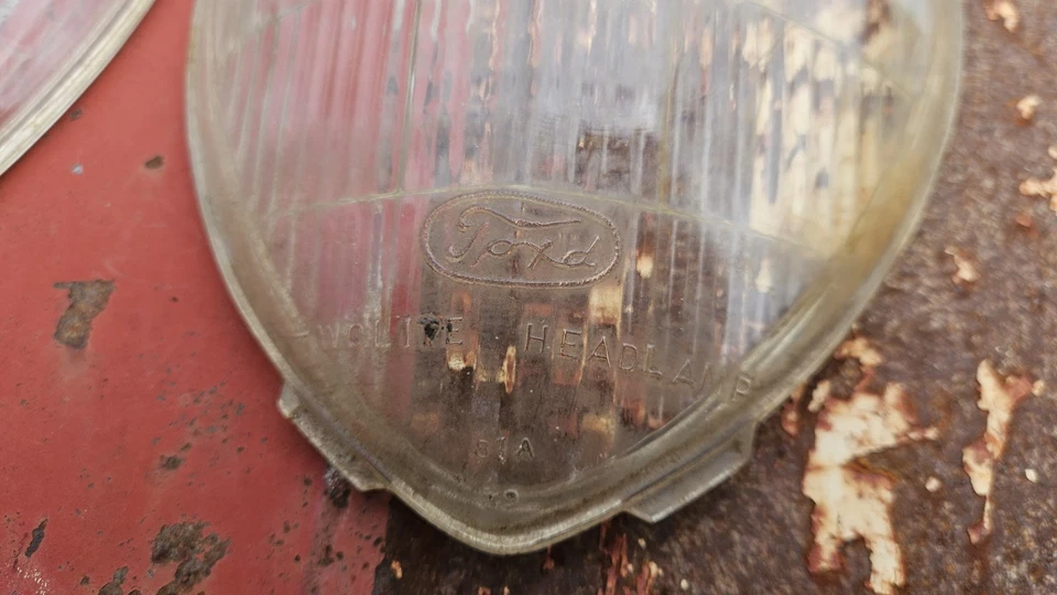 Пара оригинальных объективов для фар 1937-1939 Ford Standard Twolite 81-A 1938 - Изображение 3 из 4