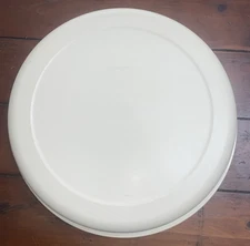 Tupperware Divided Serving Tray 1665-3 Almond With Lid 1666-1 No Dip Bowl 2 pcs