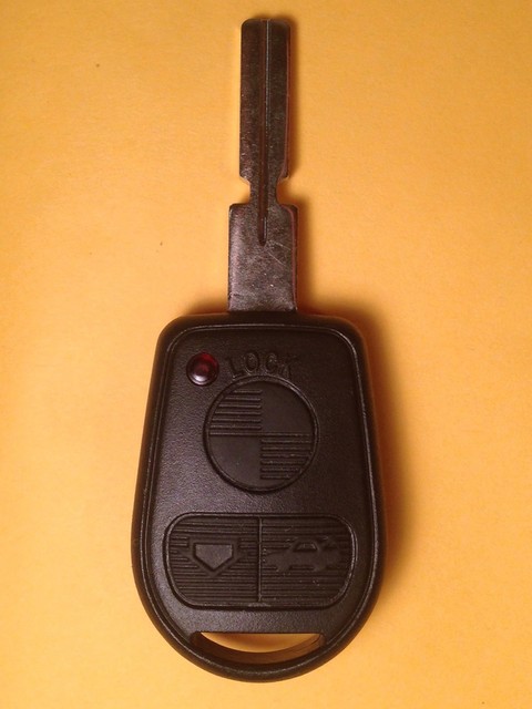 BMW REMOTE UNCUT KEY NOTCH BLADE OEM TRANSMITTER TRANSPONDER CHIP LX8 FZV BMW REMOTE UNCUT KEY NOTCH BLADE OEM TRANSMITTER TRANSPONDER CHIP LX8 FZV