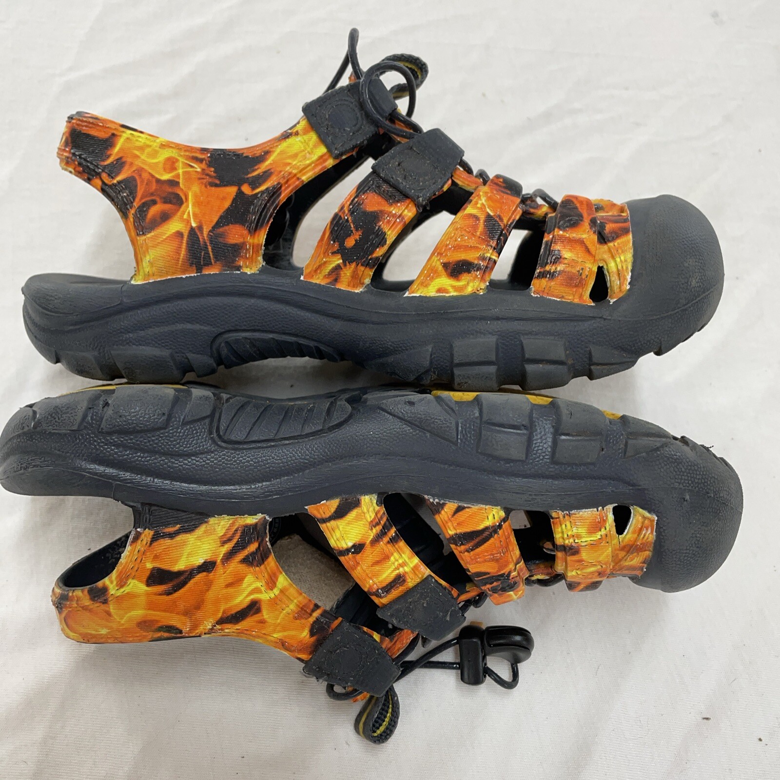 KEEN Sandali appassionati bambini ragazzi 2 arancioni fiamme Newport scarpe da trekking con cinturino