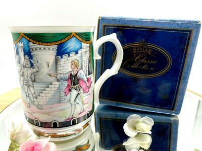 SADLER ''SHAKESPEARE'' HAMLET BONE CHINA BECHER MADE IN ENGLAND BOXED COLLECTIBLE