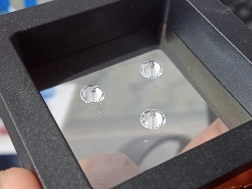 Pietra sfusa moissanite DEF taglio tondo 5 mm, 3 pezzi, 1,26 TCW per anello orecchino - Foto 2 di 8