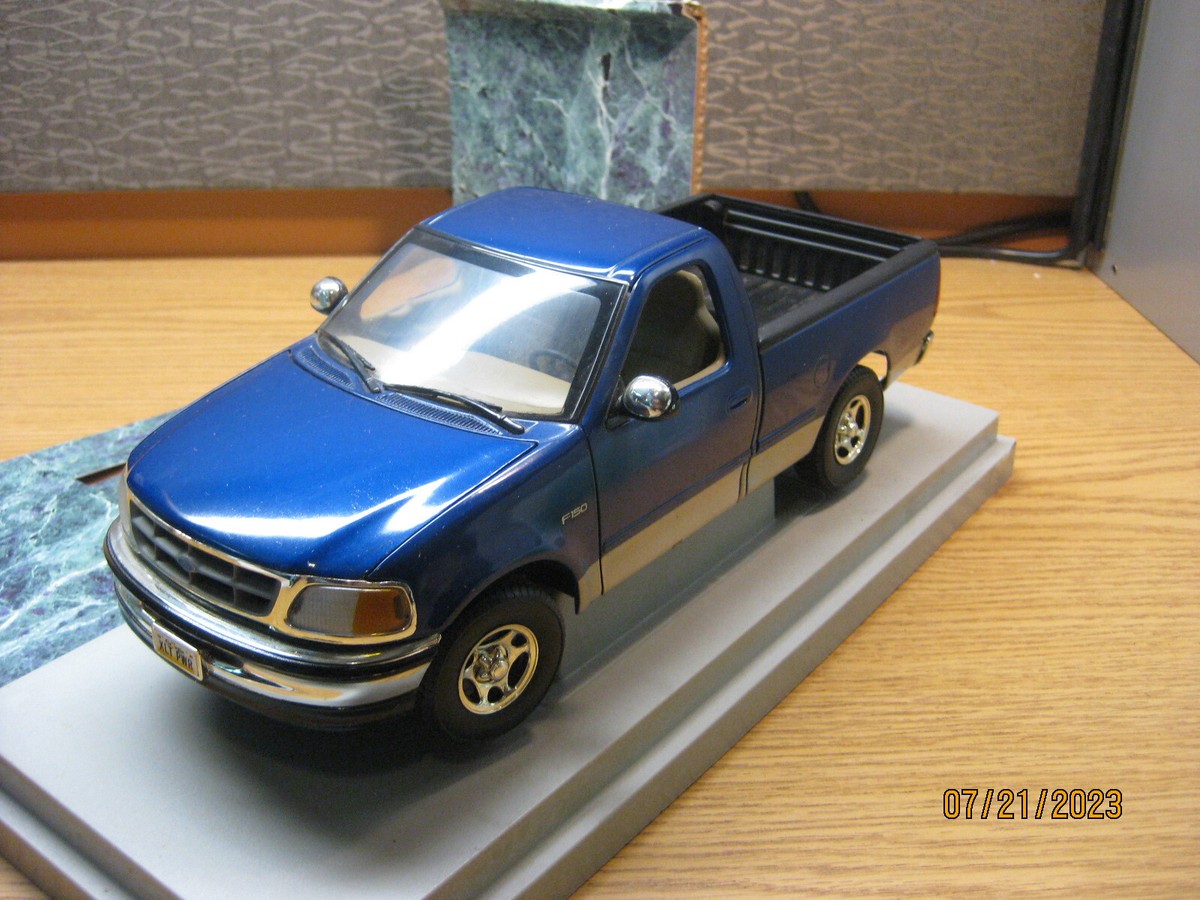 Ertlアーテル/'97 Fordフォード F150 XLT 1/18 絶版 Ertlアーテル/'97 Fordフォード F150 XLT 1/18 絶版 - メルカリ