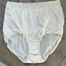 HANES 9/2XL Ivory Silky Smooth Semi Sheer Nylon Full Brief Panties NWOT VTG 01