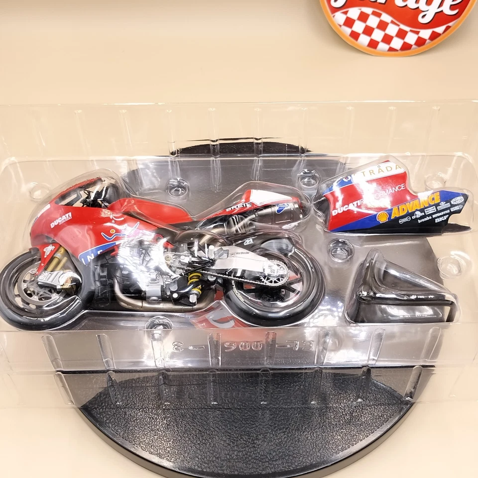MINICHAMPS 1/12 Ducati Desmosedici MotoGP Prova 2002 122020099 diecast metal - Image 3 of 4