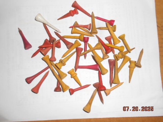 50 VINTAGE VARIOUS WOODEN GOLF TEES