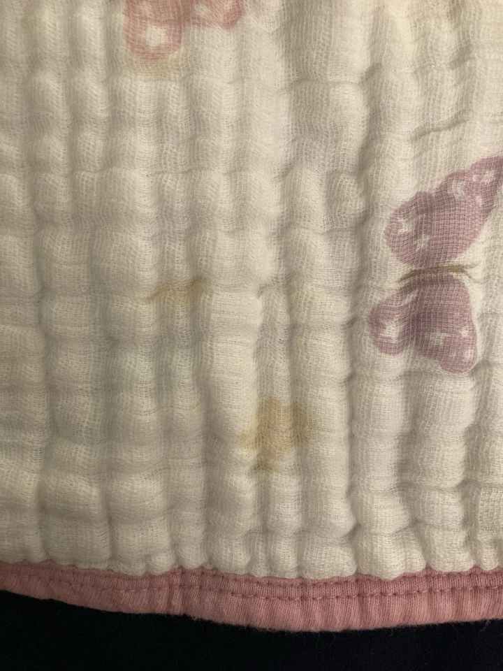 Aden - babador de pano de bebê uma peça | tema rosa e branco borboleta - Imagem 2 de 2