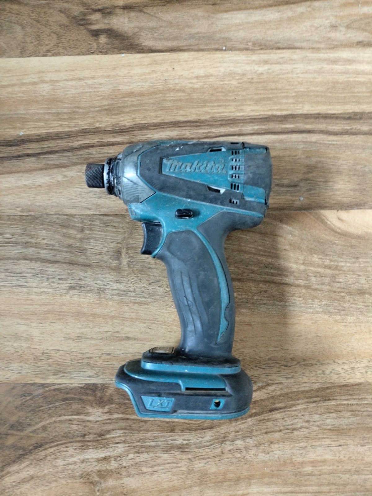 Makita DTD146 18v Cordless Impact Driver Lithium Ion Free Postage