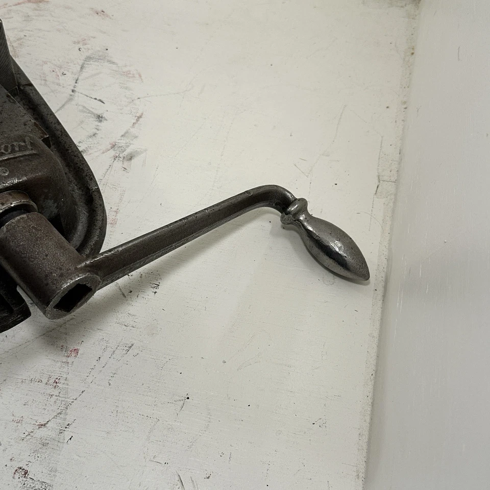 Vintage 6”  Bridgeport Milling and Machining Vise With Handle - Image 4 of 4