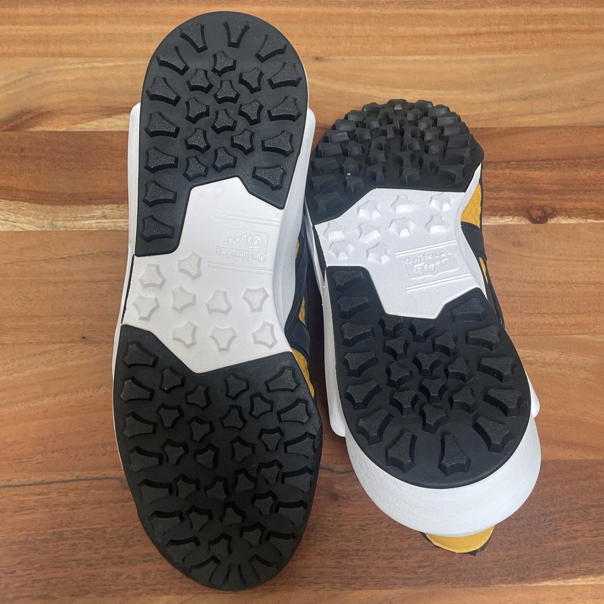 Rare ONITSUKA TIGER High Top AP Knit Trainer Shoes 1183A418 D9Q70