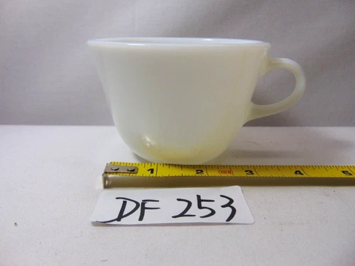 Vintage Pyrex Mug Coffee Cup Milk Glass Corning NY No 40 Microwave Safe