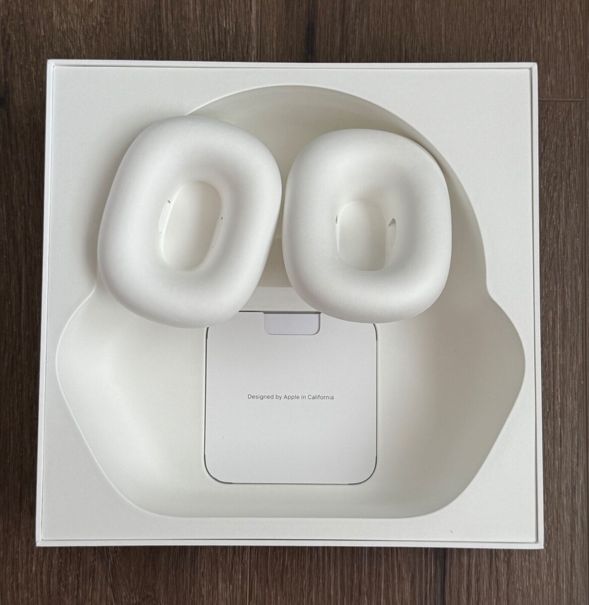 Apple AirPods Max Wireless Over-Ear Headset - Starlight Apple AirPods Max Wireless Over-Ear Headset - Starlight