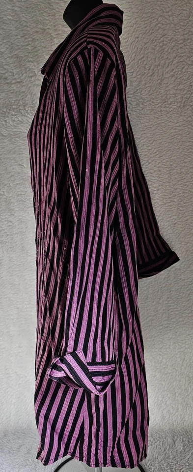 Camisa blusa Dressbarn para mujer talla 1X púrpura negra a rayas Foto 4 de 4