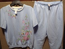 Alfred Dunner Springtime Blouse And Capri Set Bottoms Small- Top Medium...