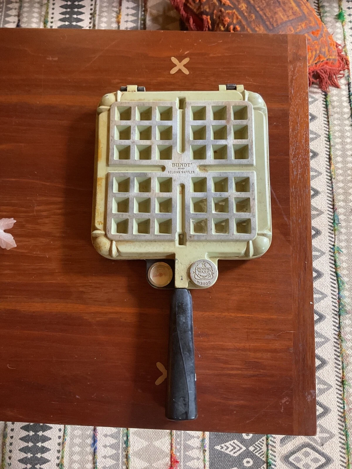 NordicWare Bundt Belgian Waffler Stove Top Camping Waffle Iron Vtg 15000